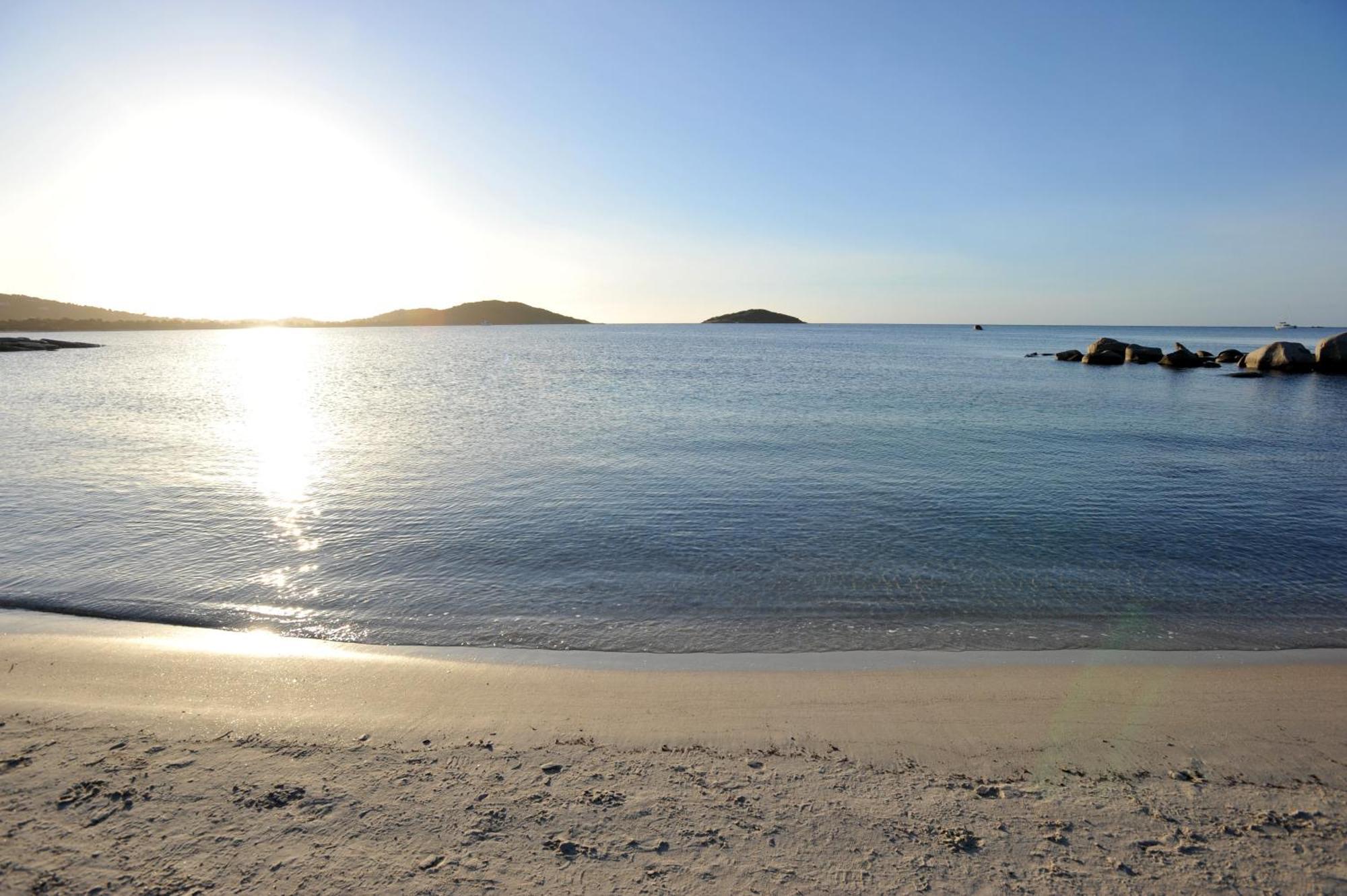 维琪奥港Cala Di Sole Lecci公寓 外观 照片